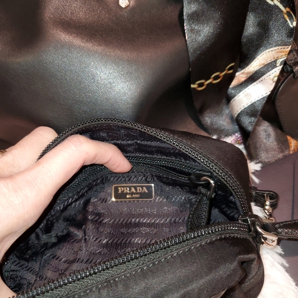 π€π€ Prada Vela π―Authentic 2019 Collection - Picture 9 of 15